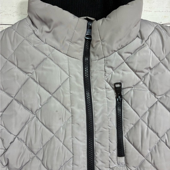 Women’s Large Sleeveless Andrew Marc Gray Quilted Vest Black Ribbed Stretch Trim - Picture 4 of 14